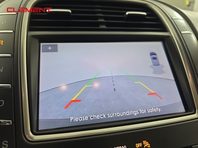 Lincoln Nautilus Vehicle Full-screen Gallery Image 16