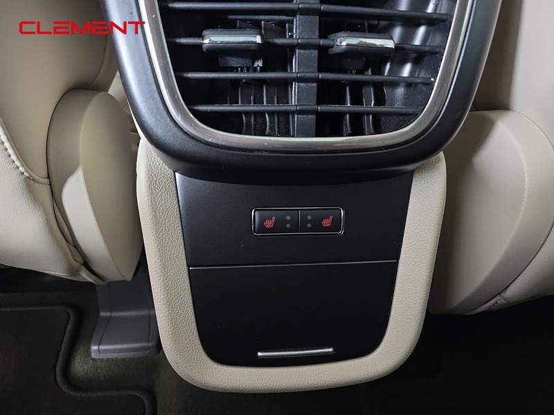 Lincoln Nautilus Vehicle Full-screen Gallery Image 27