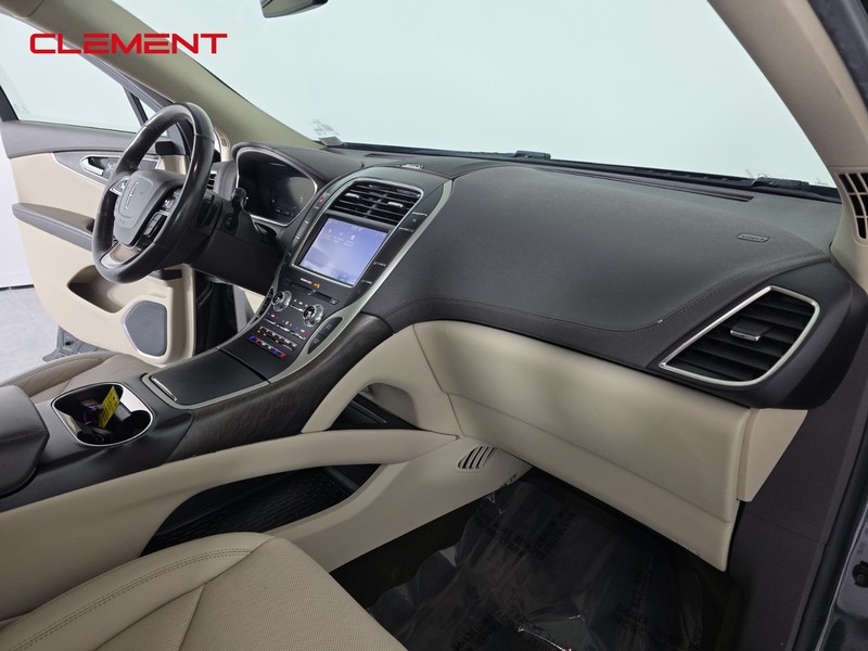 Lincoln Nautilus Vehicle Full-screen Gallery Image 29