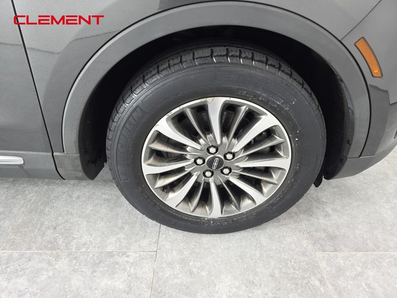 Lincoln Nautilus Vehicle Full-screen Gallery Image 31