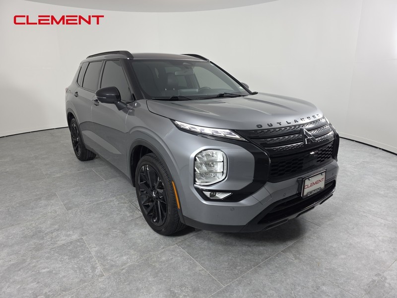 Mitsubishi Outlander Vehicle Full-screen Gallery Image 3