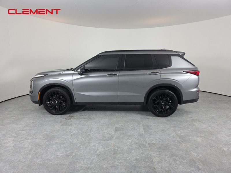 Mitsubishi Outlander Vehicle Full-screen Gallery Image 5