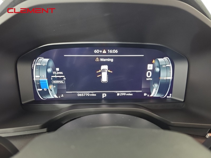 Mitsubishi Outlander Vehicle Full-screen Gallery Image 15