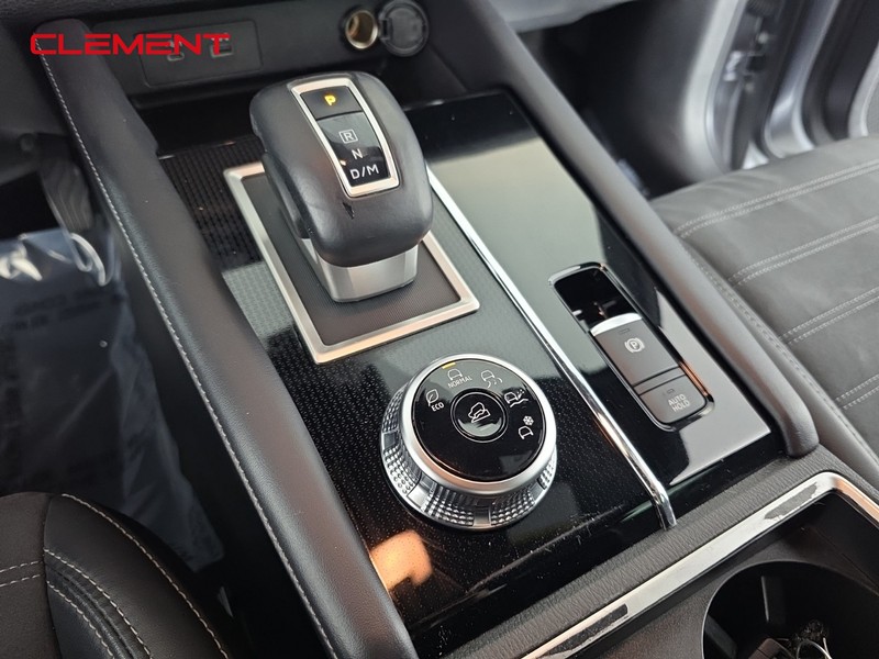 Mitsubishi Outlander Vehicle Full-screen Gallery Image 19