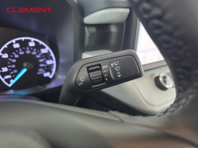 Ford Maverick Vehicle Image 15