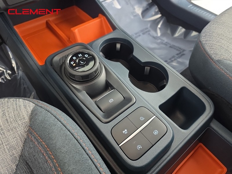 Ford Maverick Vehicle Image 23