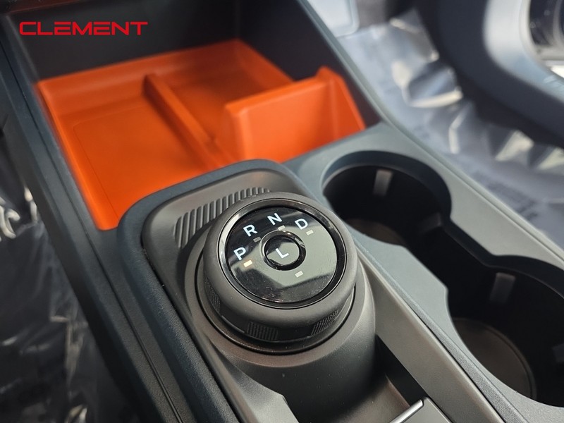 Ford Maverick Vehicle Image 24