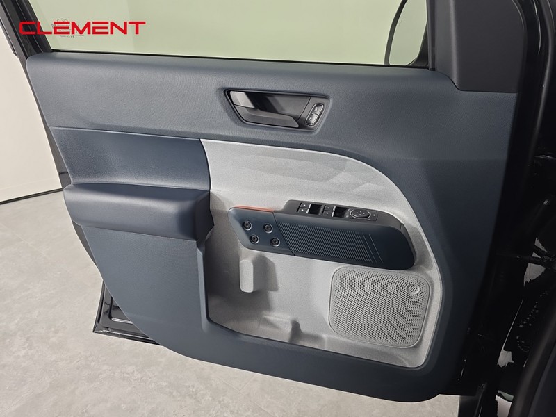 Ford Maverick Vehicle Image 26