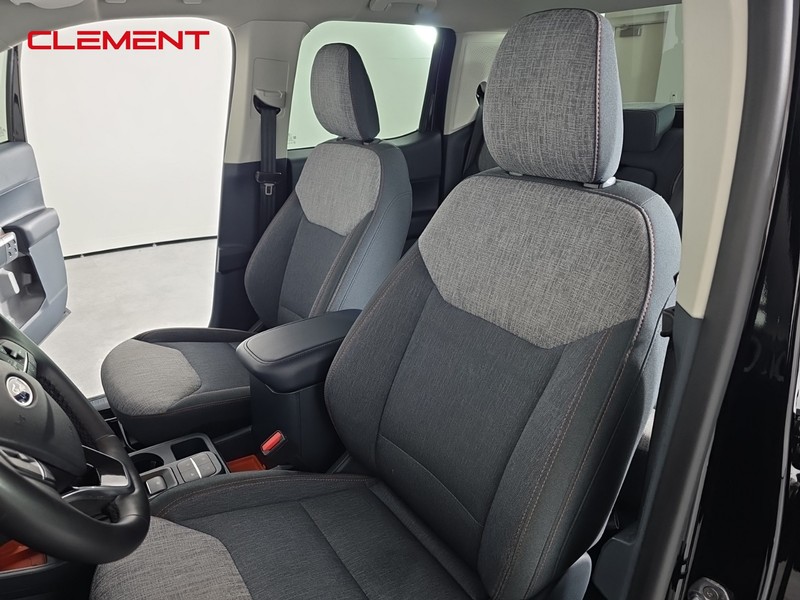 Ford Maverick Vehicle Image 28