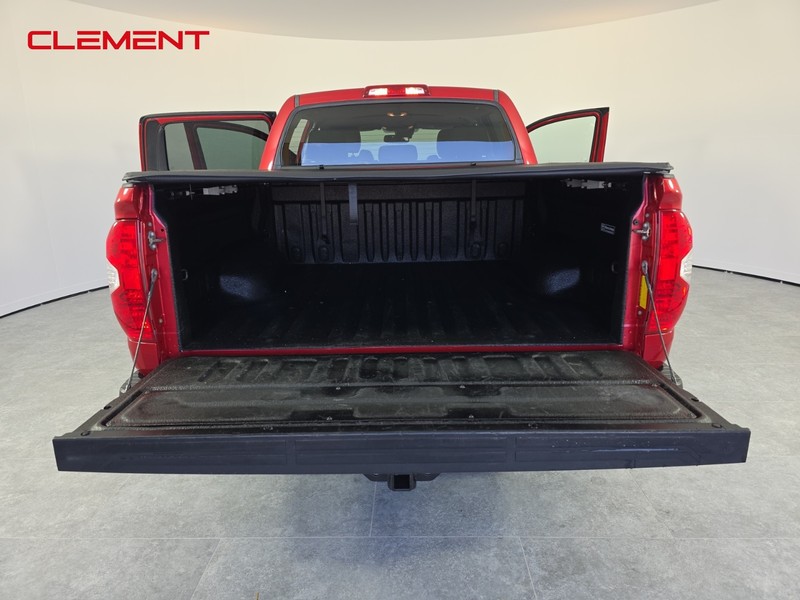 Toyota Tundra 4WD Vehicle Full-screen Gallery Image 9