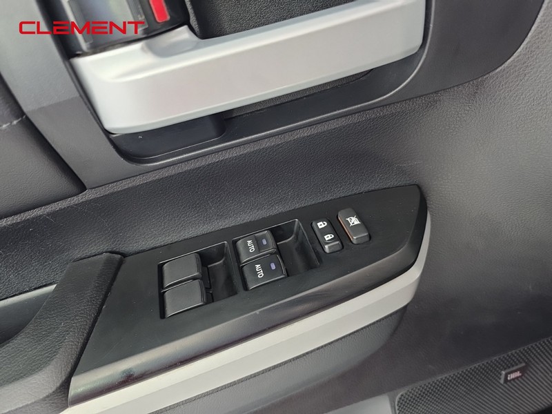 Toyota Tundra 4WD Vehicle Full-screen Gallery Image 22