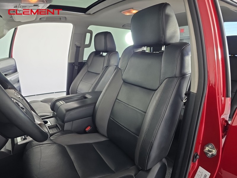 Toyota Tundra 4WD Vehicle Full-screen Gallery Image 25