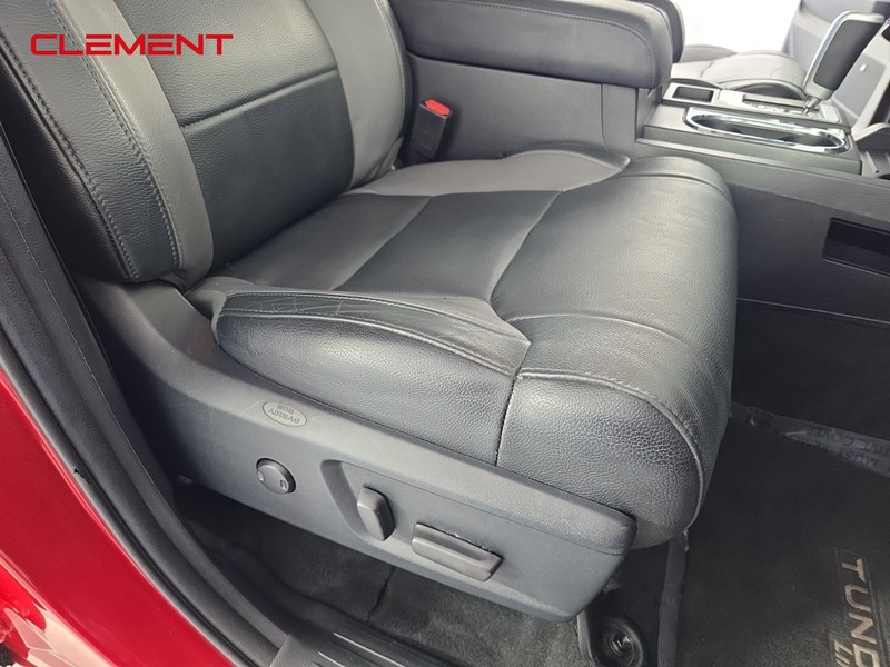 Toyota Tundra 4WD Vehicle Full-screen Gallery Image 28