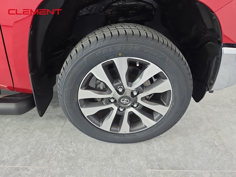 Toyota Tundra 4WD Vehicle Full-screen Gallery Image 31