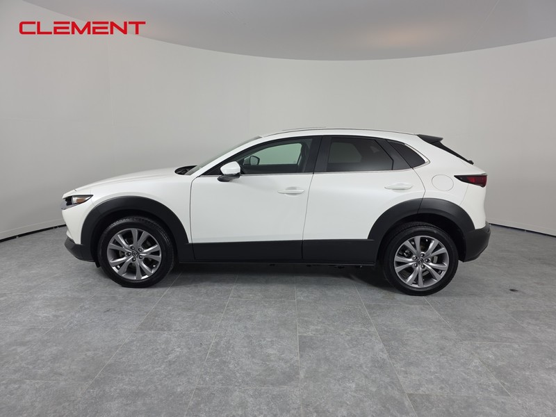 Mazda CX-30 Vehicle Full-screen Gallery Image 4