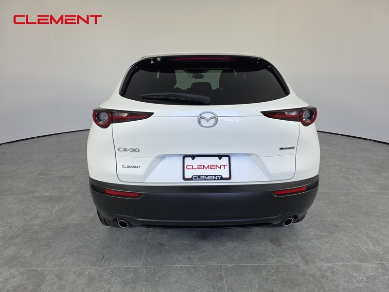 Mazda CX-30 Vehicle Full-screen Gallery Image 7