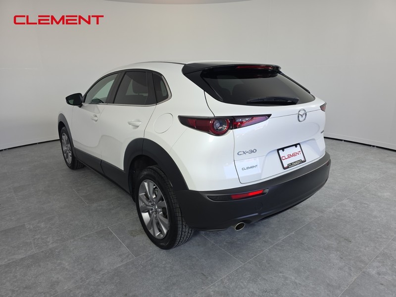 Mazda CX-30 Vehicle Full-screen Gallery Image 8