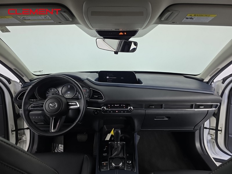 Mazda CX-30 Vehicle Full-screen Gallery Image 10