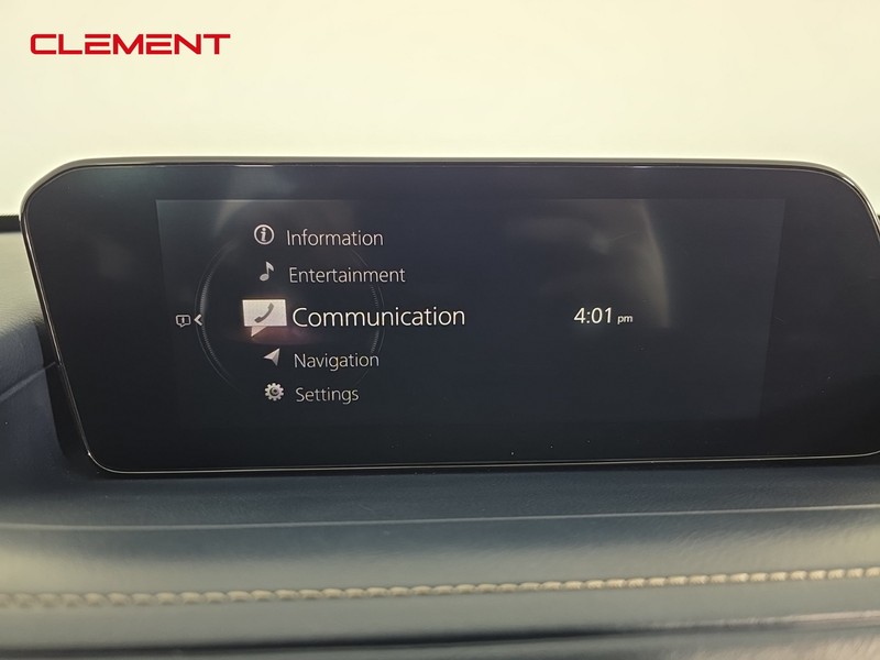 Mazda CX-30 Vehicle Full-screen Gallery Image 16