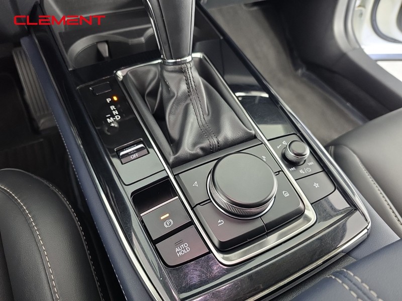 Mazda CX-30 Vehicle Full-screen Gallery Image 19