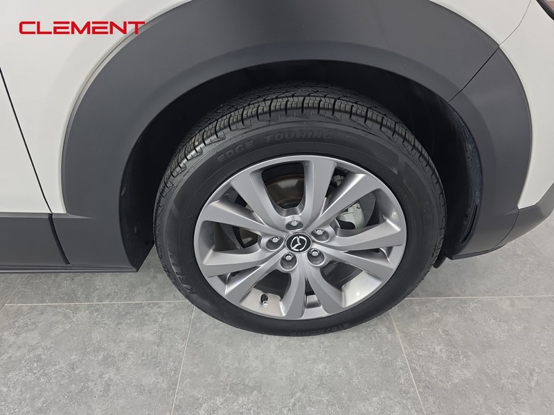 Mazda CX-30 Vehicle Full-screen Gallery Image 30