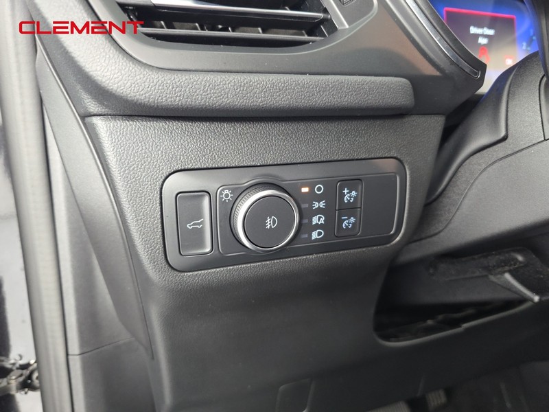 Ford Escape Vehicle Full-screen Gallery Image 14