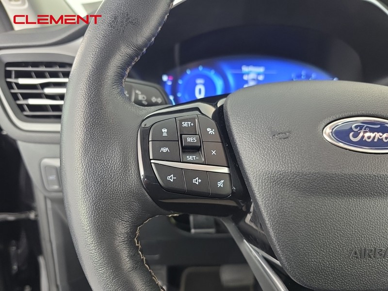 Ford Escape Vehicle Full-screen Gallery Image 16