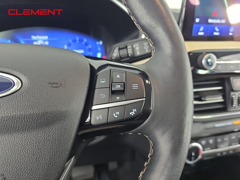 Ford Escape Vehicle Full-screen Gallery Image 17