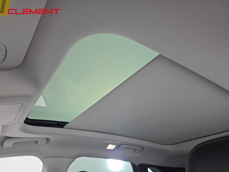 Ford Escape Vehicle Full-screen Gallery Image 26