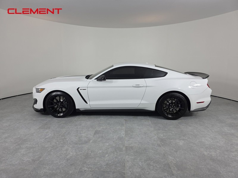 Ford Mustang Vehicle Image 04