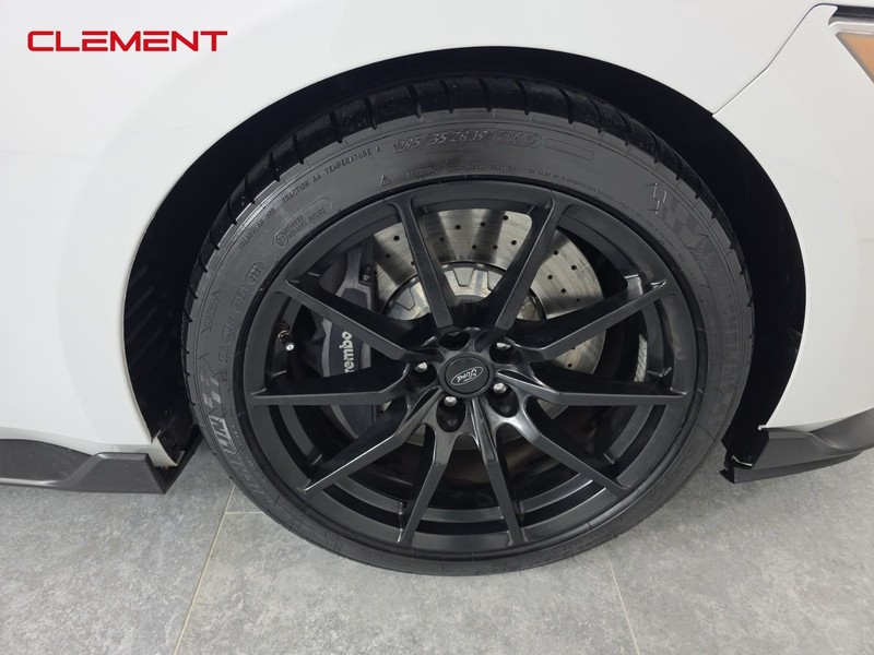 Ford Mustang Vehicle Image 31