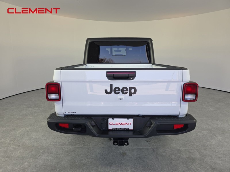 Jeep Gladiator Vehicle Full-screen Gallery Image 7