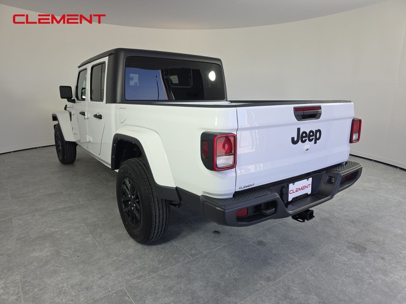 Jeep Gladiator Vehicle Full-screen Gallery Image 8