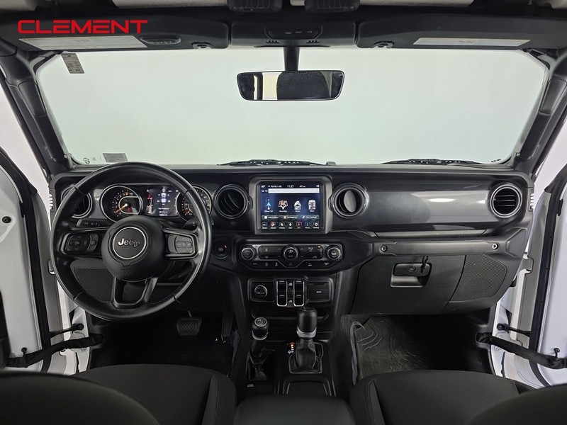 Jeep Gladiator Vehicle Full-screen Gallery Image 10