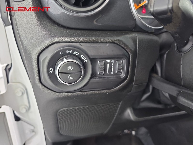 Jeep Gladiator Vehicle Full-screen Gallery Image 11