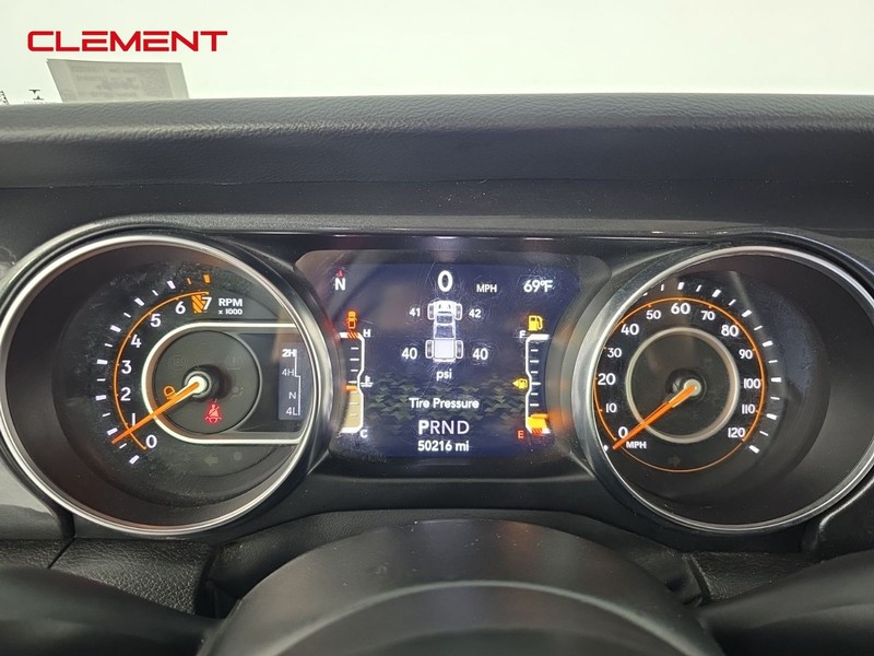 Jeep Gladiator Vehicle Full-screen Gallery Image 15