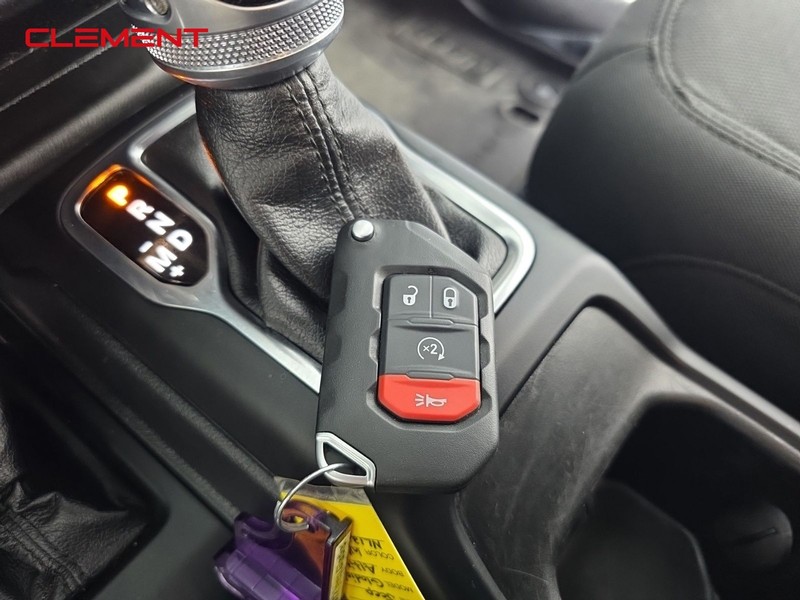 Jeep Gladiator Vehicle Full-screen Gallery Image 22