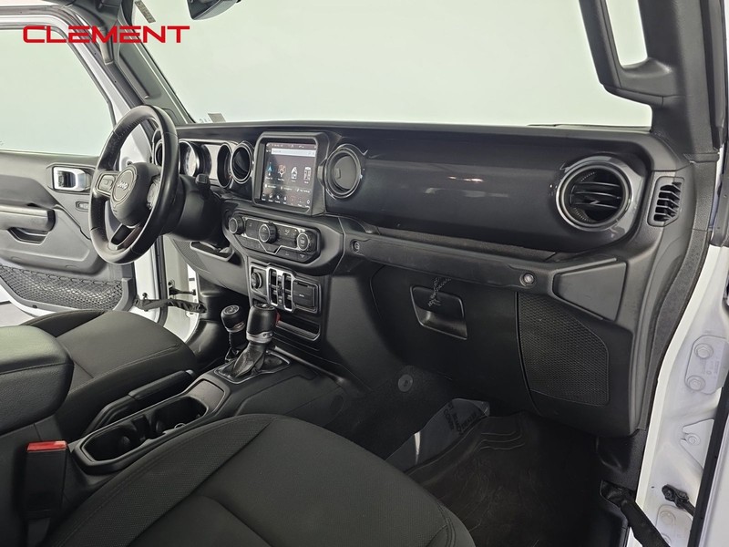 Jeep Gladiator Vehicle Full-screen Gallery Image 29