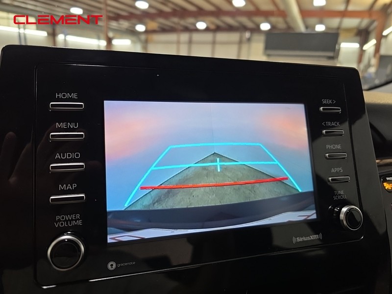 Toyota Camry Vehicle Full-screen Gallery Image 18