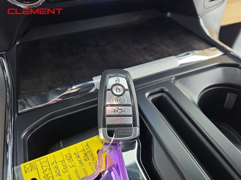 Ford F-150 Vehicle Full-screen Gallery Image 22