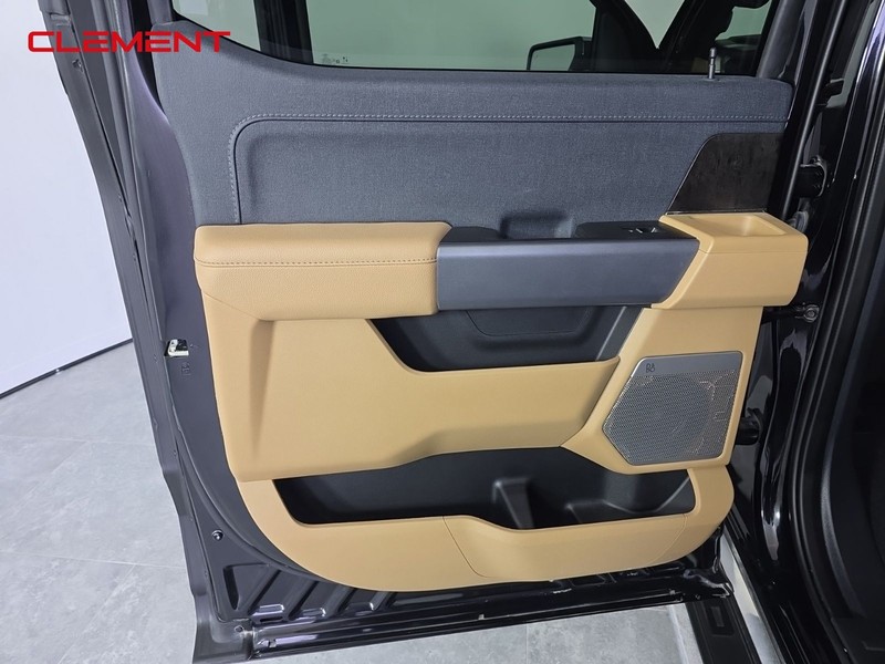 Ford F-150 Vehicle Full-screen Gallery Image 28