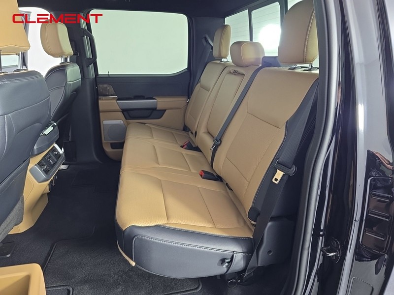 Ford F-150 Vehicle Full-screen Gallery Image 29