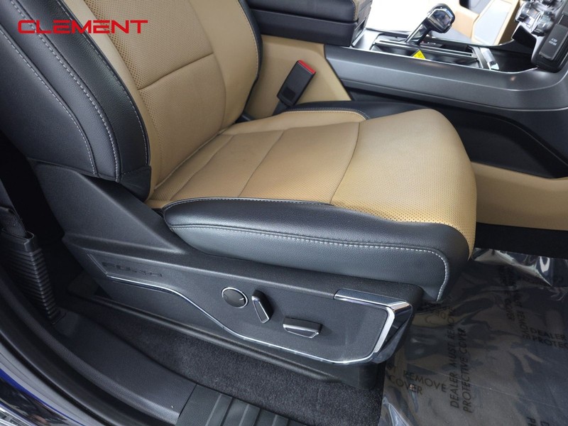 Ford F-150 Vehicle Full-screen Gallery Image 31