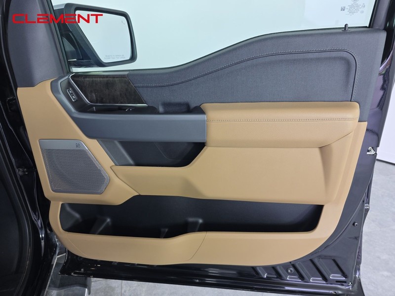 Ford F-150 Vehicle Full-screen Gallery Image 33