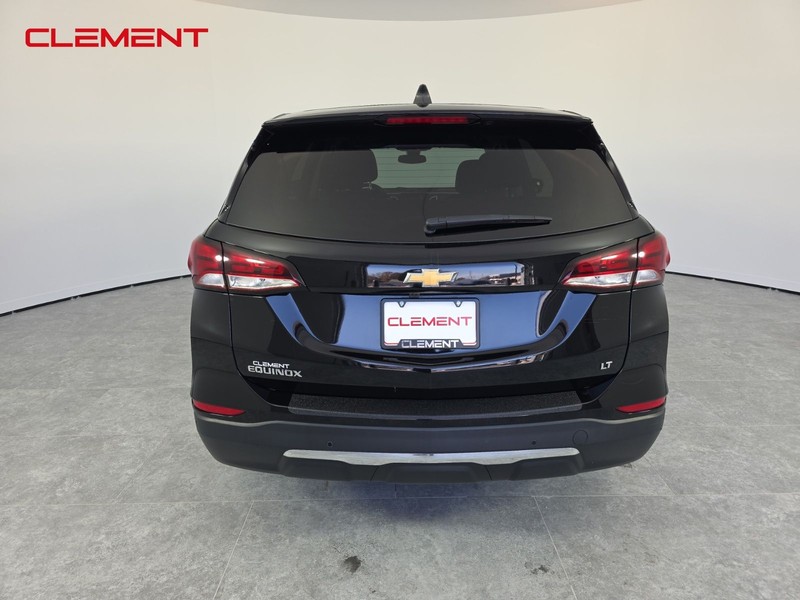 Chevrolet Equinox Vehicle Full-screen Gallery Image 7