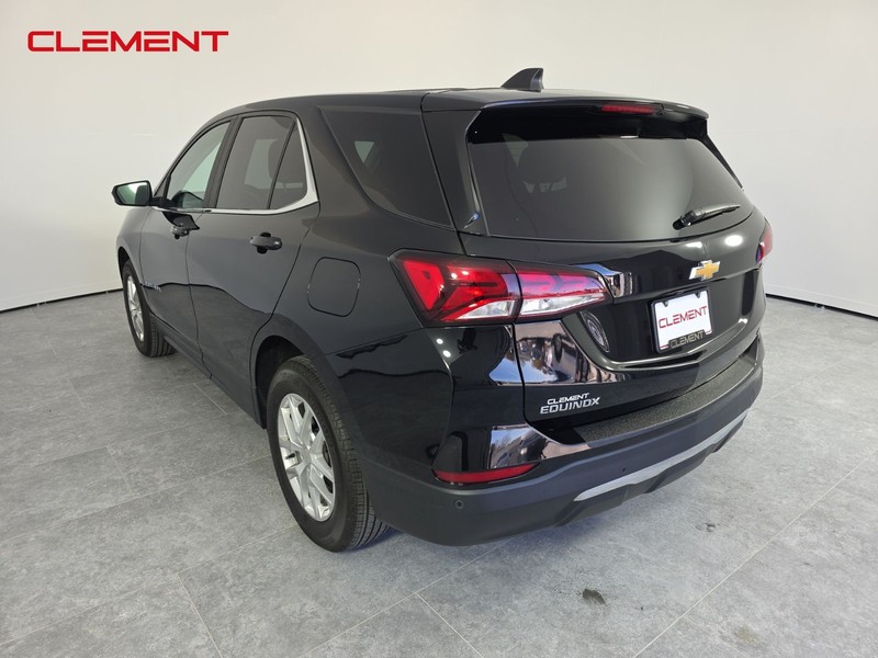 Chevrolet Equinox Vehicle Full-screen Gallery Image 8