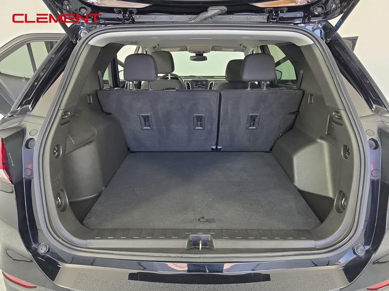 Chevrolet Equinox Vehicle Full-screen Gallery Image 9