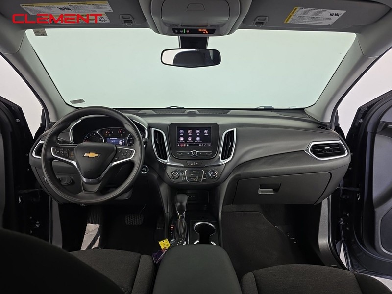 Chevrolet Equinox Vehicle Full-screen Gallery Image 10