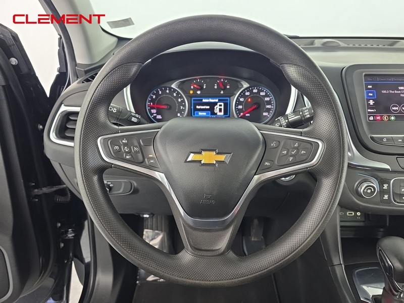 Chevrolet Equinox Vehicle Full-screen Gallery Image 12
