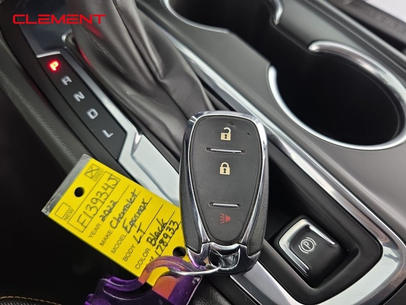 Chevrolet Equinox Vehicle Full-screen Gallery Image 19